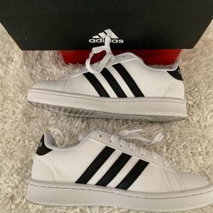ADIDAS Grand Court Sneakers, size 5.5. LIKE NEW